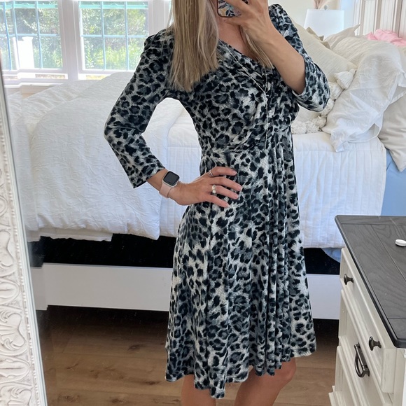 VESADE NEW YORK dress - Picture 3 of 13